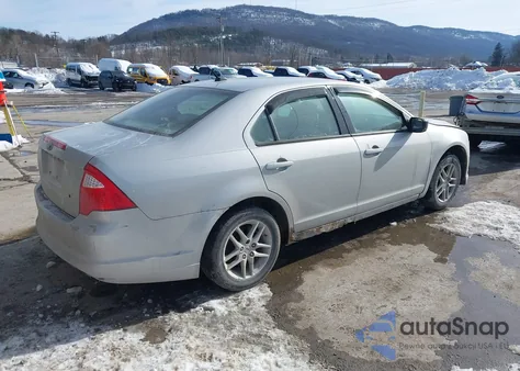 2010 Ford Fusion S z USA, uszkodzony, nr VIN 3FAHP0GA9AR190823